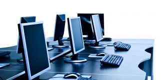 Zeci de elevi din Gorj vor primi bani pentru a-și cumpăra un calculator nou
