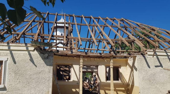 Școală într-un fost sediu de primărie