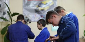 Au început înscrierile în învățământul profesional și dual