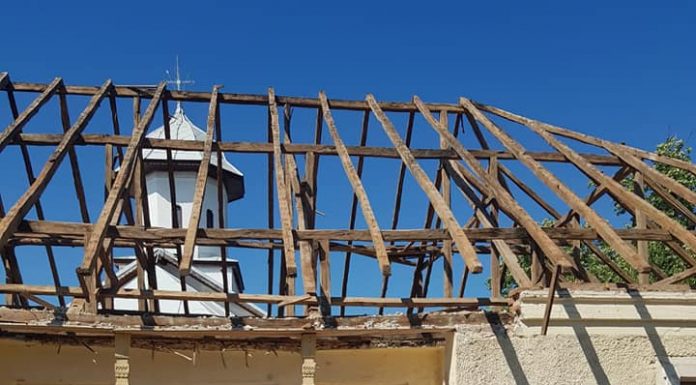 Școală într-un fost sediu de primărie