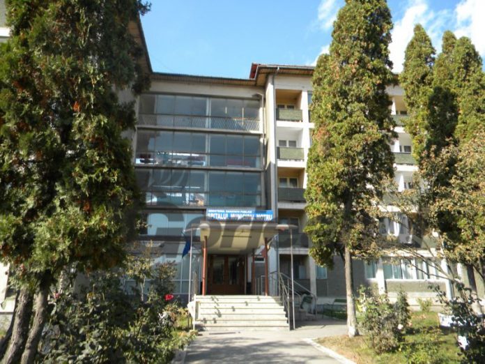 Femeie lovită de o mașină pe o stradă din Motru