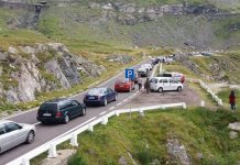 Vaccinare la peste 2.100 de metri altitudine. Centru drive-thru, pe Transalpina