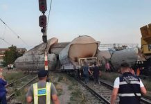 Două trenuri de marfă s-au ciocnit la Fetești