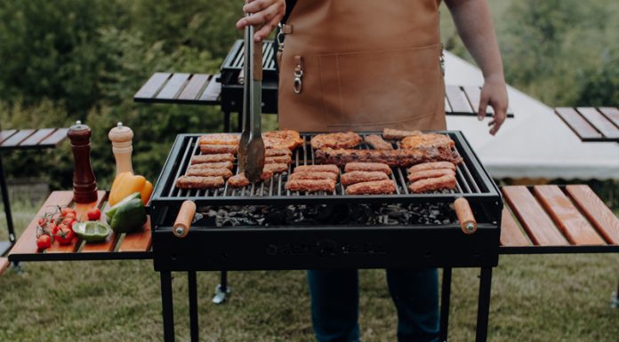 Strânge-ți familia sau prietenii pofticioși și răsfață-i cu un grătar suculent perfect!