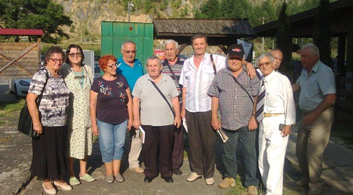 Gânduri despre anii de liceu – ,,Îmi aduc aminte cu plăcere și acum de prima zi de liceu la Târgu-Cărbuneşti, plină de emoții, oameni noi și profesori necunoscuți”!