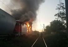 O locomotivă a ELCFU a luat foc la podul de la Ploștina