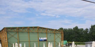 Bazin de înot la Bustuchin