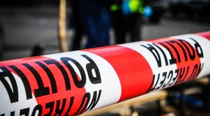 O tânără din Scoarța a intrat cu mașina într-un cap de pod