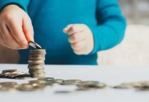 Alocații europene pentru 75.000 de copii români! Ce propun comisarii europeni!