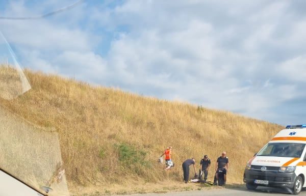 Bărbat luat cu ambulanța de pe digul Jiului