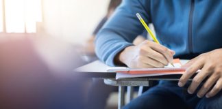 Peste 100 de absenți și doi eliminați, bilanțul primei probe scrise a sesiunii de toamnă a examenului de bacalaureat