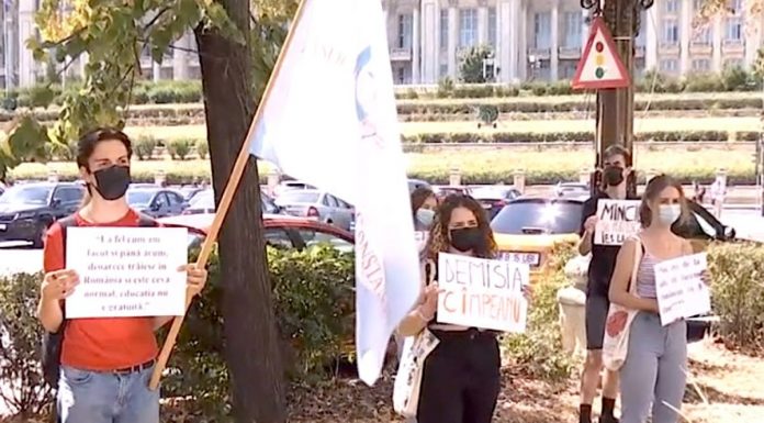 Elevii îndeamnă la proteste, în prima zi de școală!