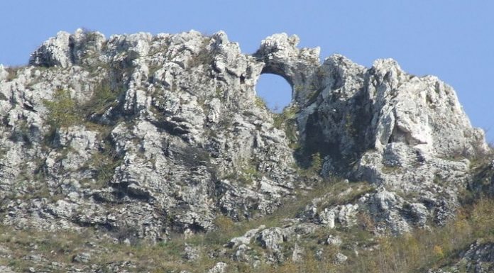 PRIN LUMEA JIULUI DE SUS – INELUL DE PIATRĂ – UN FASCINANT FENOMEN ÎN PEISAJUL GORJEAN