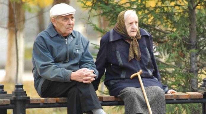 Peste 13.700 de gorjeni primesc pensie socială! Cifrele sunt în scădere!