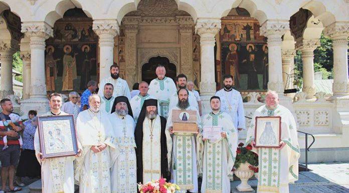 Mănăstirea Lainici şi-a sărbătorit Hramul «Schimbarea la Faţă a Domnului» (II) – ,,Îi mulţumim Lui Dumnezeu pentru această zi binecuvântată, zi de prăznuire a «Schimbării la Faţă a Mântuitorului nostru Iisus Hristos»!