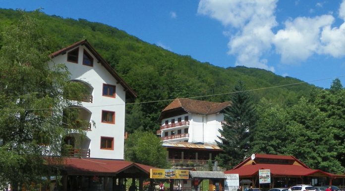 Repere autumnale – Complexul Carstic Cheile Galbenului – Peștera Muierilor, un obiectiv de excepție pe plaiul gorjean