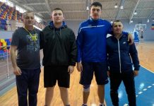 Doi luptători gorjeni caută gloria la Campionatul Mondial de Lupte pe Plajă