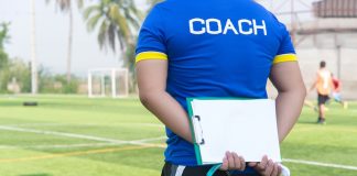 Antrenorii îşi pot reînnoi licenţa şi online