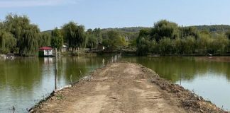 Amendat pentru digul de pe lac