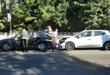 FOTO: Persoană rănită într-o tamponare pe Calea București