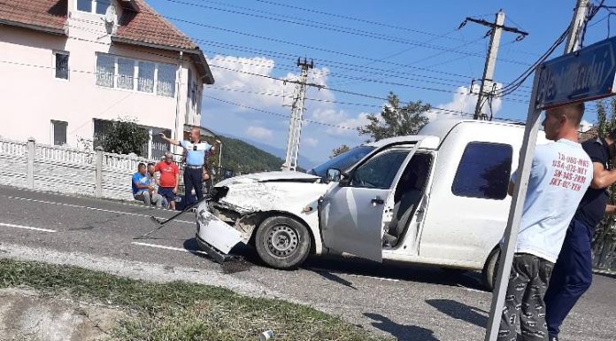 FOTO: Motociclist francez, rănit într-un accident la Cornești