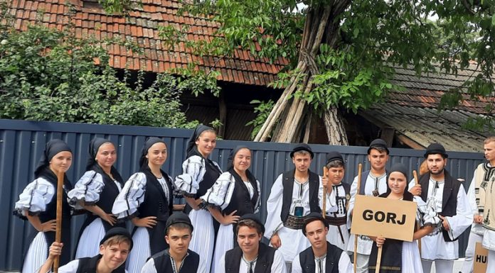 Ansamblul Folcloric ,,Cheile Oltețului”, la Festivalul Toamnei din Cârcea