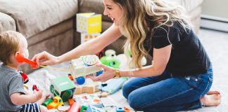 Târgu-Jiu: Cursuri de bonă, babysitter și îngrijire bătrâni