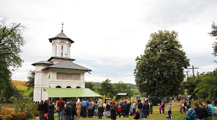 De praznicul Sf. Ioachim şi Ana, Mânăstirea din Târgu-Logreşti îmbracă haine alese de sărbătoare