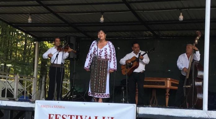 Laureații festivalului lăutarilor gorjeni