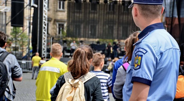 Polițiști, pompieri și jandarmi, în jurul școlilor și grădinițelor din județ!
