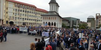 PROTESTE: Mercenarii vor să dărâme Complexul Energetic Oltenia!