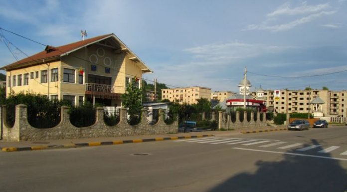 Amendat pentru că nu a purtat masca în primărie