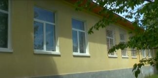 Școală veche de 100 de ani, reabilitată și extinsă. Dispar sobele pe lemne și WC-ul din fundul curții