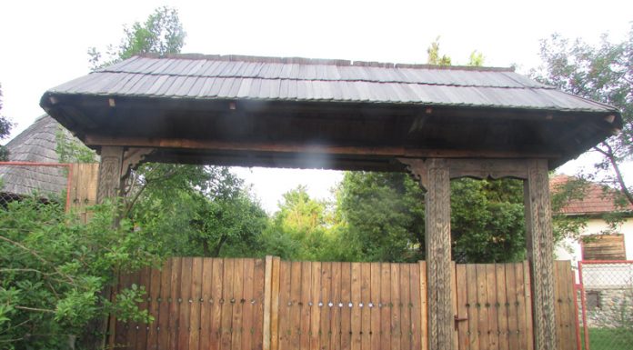 Lumea gorjenească – Porți şi pridvoare la Bălănești