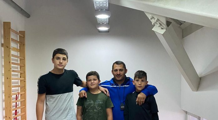 Trei luptători gorjeni, la primul turneu oficial pe saltea