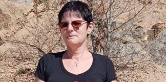 O femeie amenință cu un protest extrem! ,,Nu-mi rămâne decât să intru în greva foamei pe scările Tribunalului Gorj!“