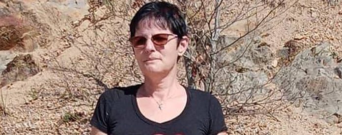 O femeie amenință cu un protest extrem! ,,Nu-mi rămâne decât să intru în greva foamei pe scările Tribunalului Gorj!“