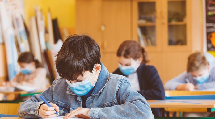 Au intrat în vigoare noile reguli pentru școli. Când se suspendă cursurile