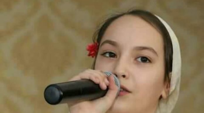 O tânără din Gorj a câștigat marele premiu al Festivalului Național de Folclor „Mureș, pe marginea ta”