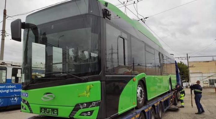 Alte patru troleibuze noi au ajuns la Târgu Jiu