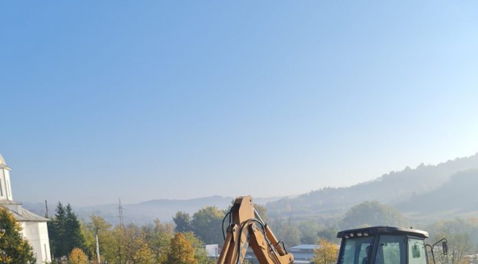 VIDEO: Bătaie de joc! Cavou cu o persoană recent decedată, acoperit de pământ