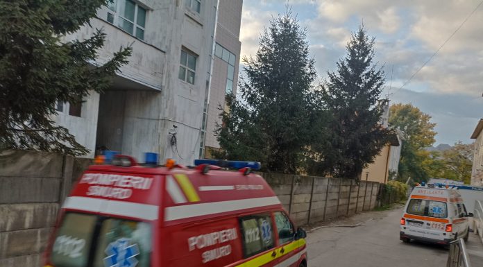 Revoltă în rândul aparținătorilor pacienților ATI a SJU Târgu Jiu: „Mi-au scos soțul de la oxigen și l-au mutat din ATI la Infecțioase”