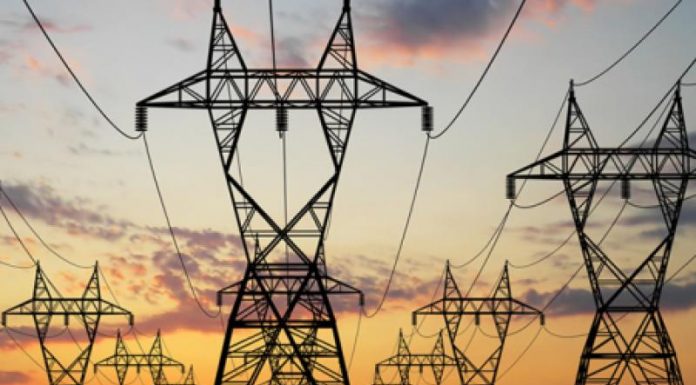 Au strâns 175.000 de semnături pentru plafonarea prețurilor la energie și gaze