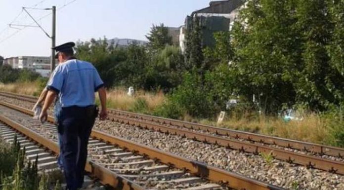 Un septuagenar din Craiova s-a aruncat în fața trenului la Poiana