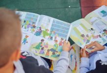 Înscrierile în programul național ,,Citește-mi 100 de povești!”, prelungite până pe 10 octombrie