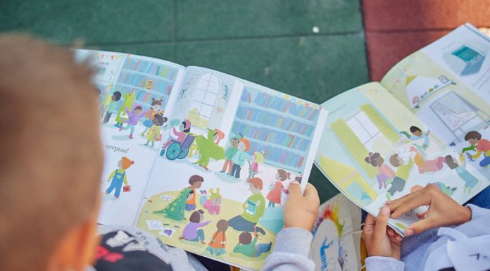 Înscrierile în programul național ,,Citește-mi 100 de povești!”, prelungite până pe 10 octombrie