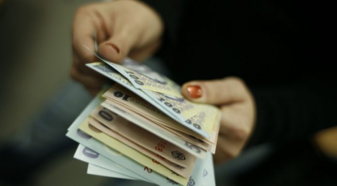 Cresc ratele la bănci!