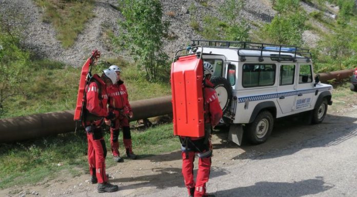 Mașinile Salvamont vor avea girofar