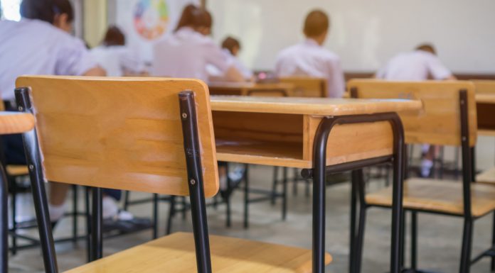 Zeci de elevi depistați pozitiv, astăzi, în urma utilizării testelor de salivă