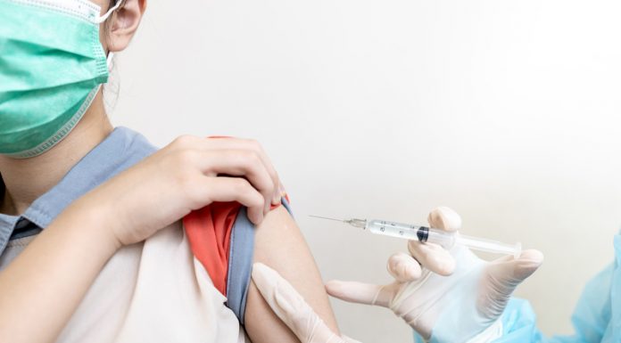 77,5% dintre părinți nu sunt de acord cu vaccinarea anti-COVID-19 a copiilor. Cum stau lucrurile în Gorj